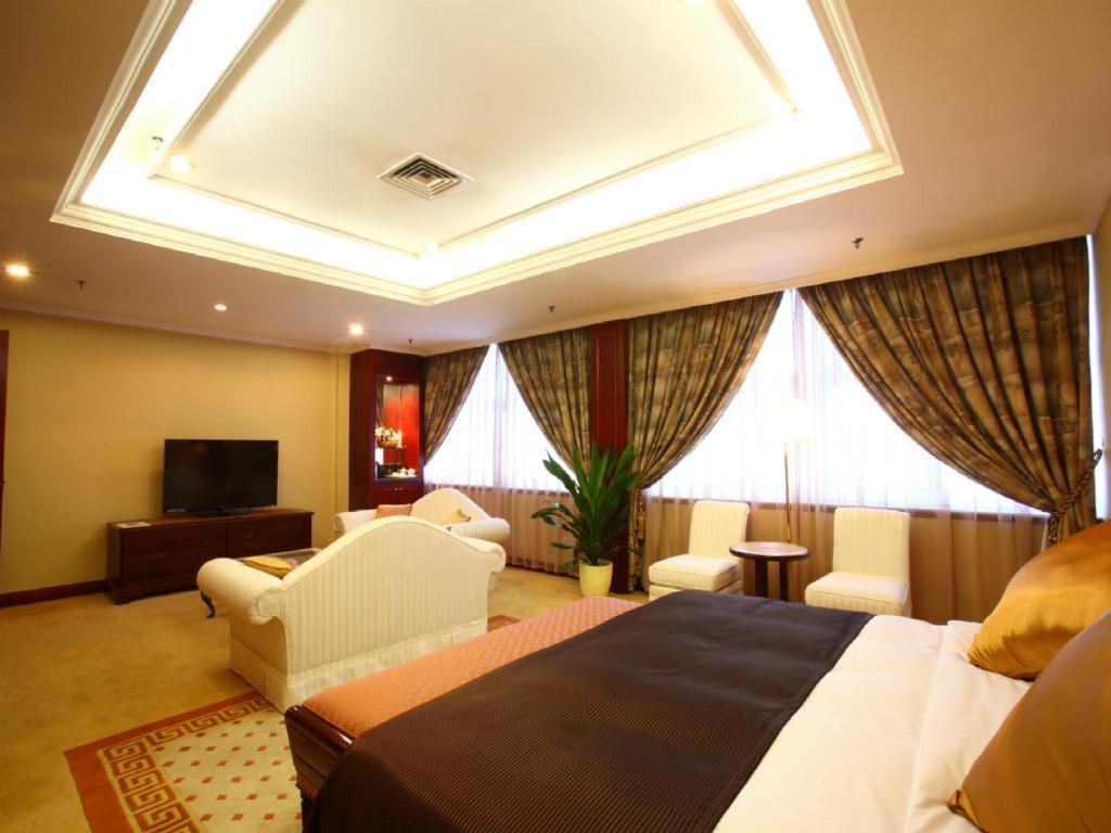 Beijing King Wing Hot Spring Hotel Room photo