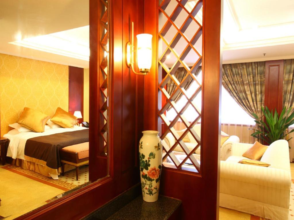 Beijing King Wing Hot Spring Hotel Room photo